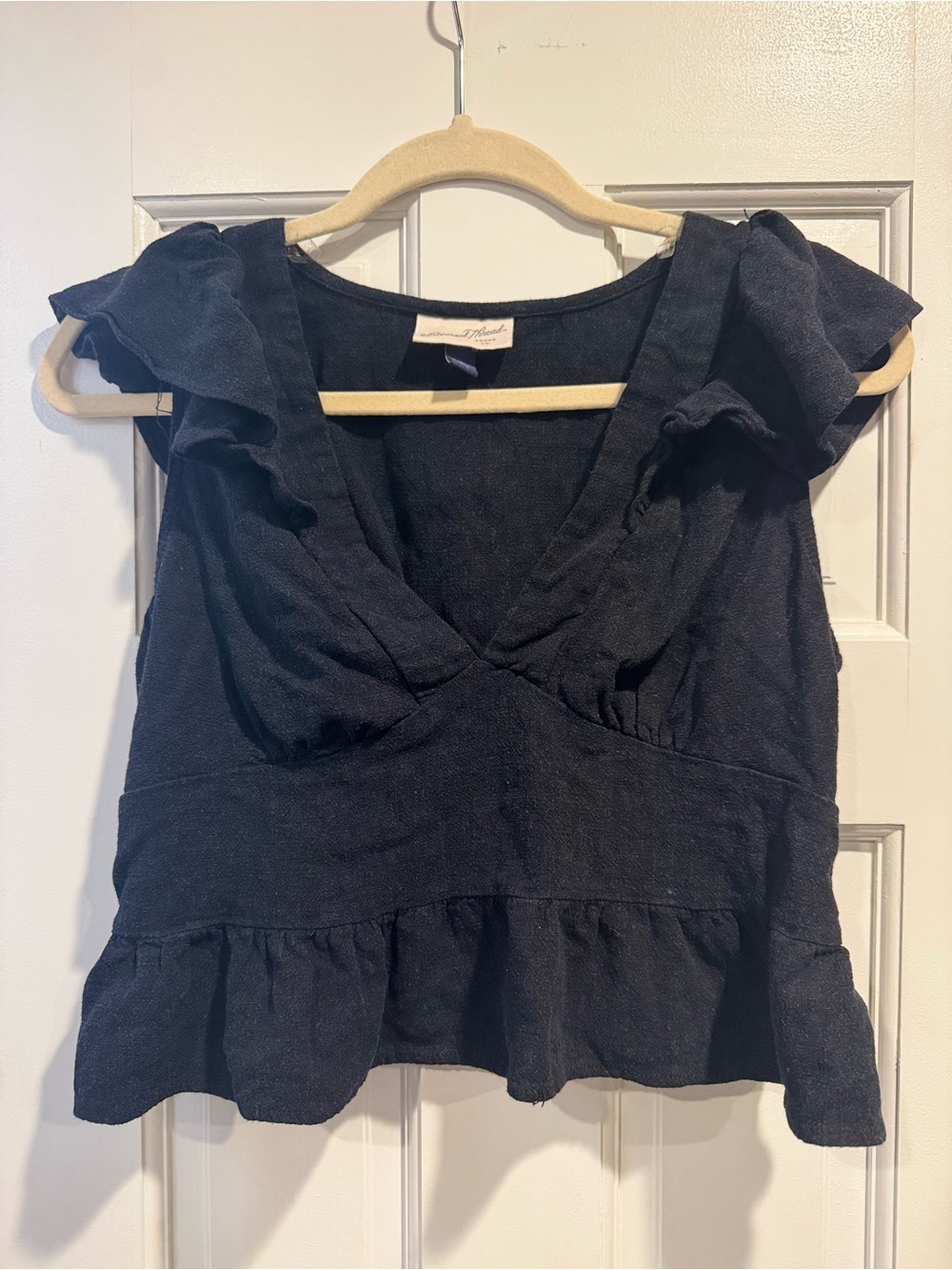 Universal thread Black Ruffle Sleeve V-Neck Top size large